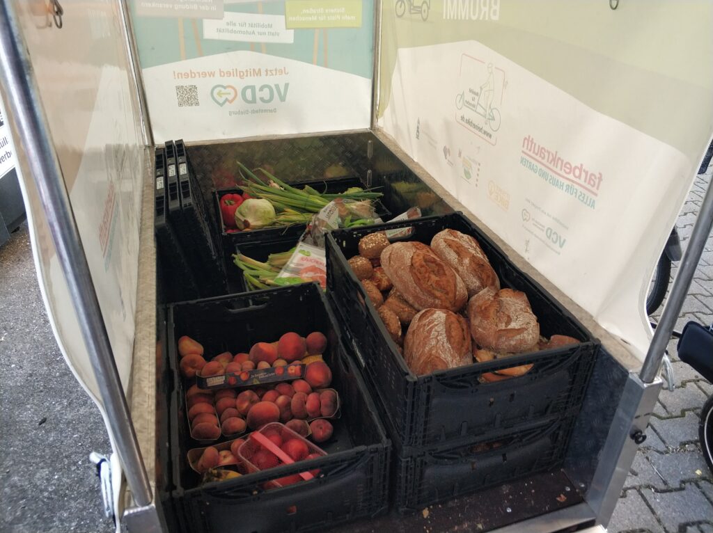 gerettete Lebensmittel aus dem Lastenrad